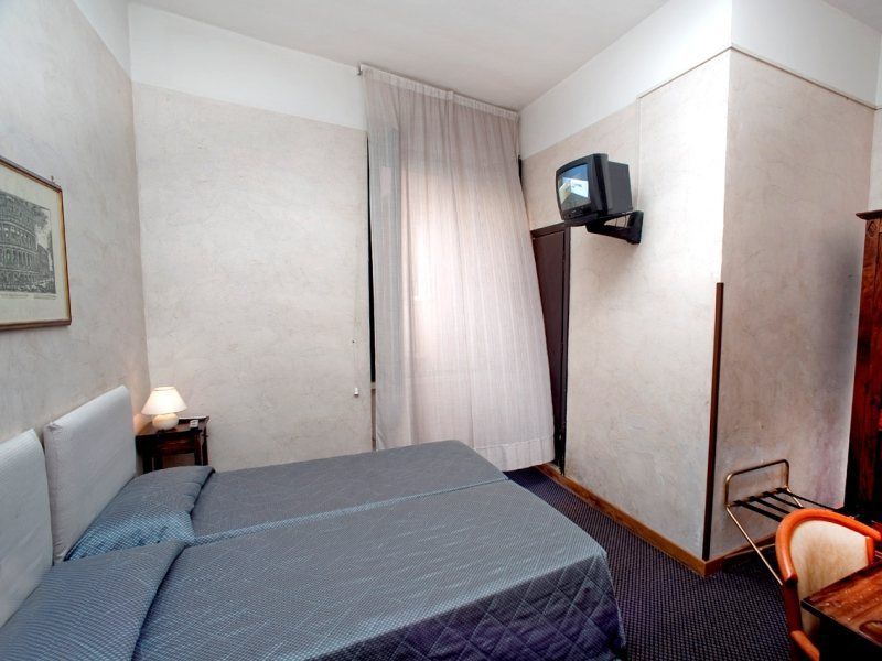 Hotel Elite Roma Esterno foto