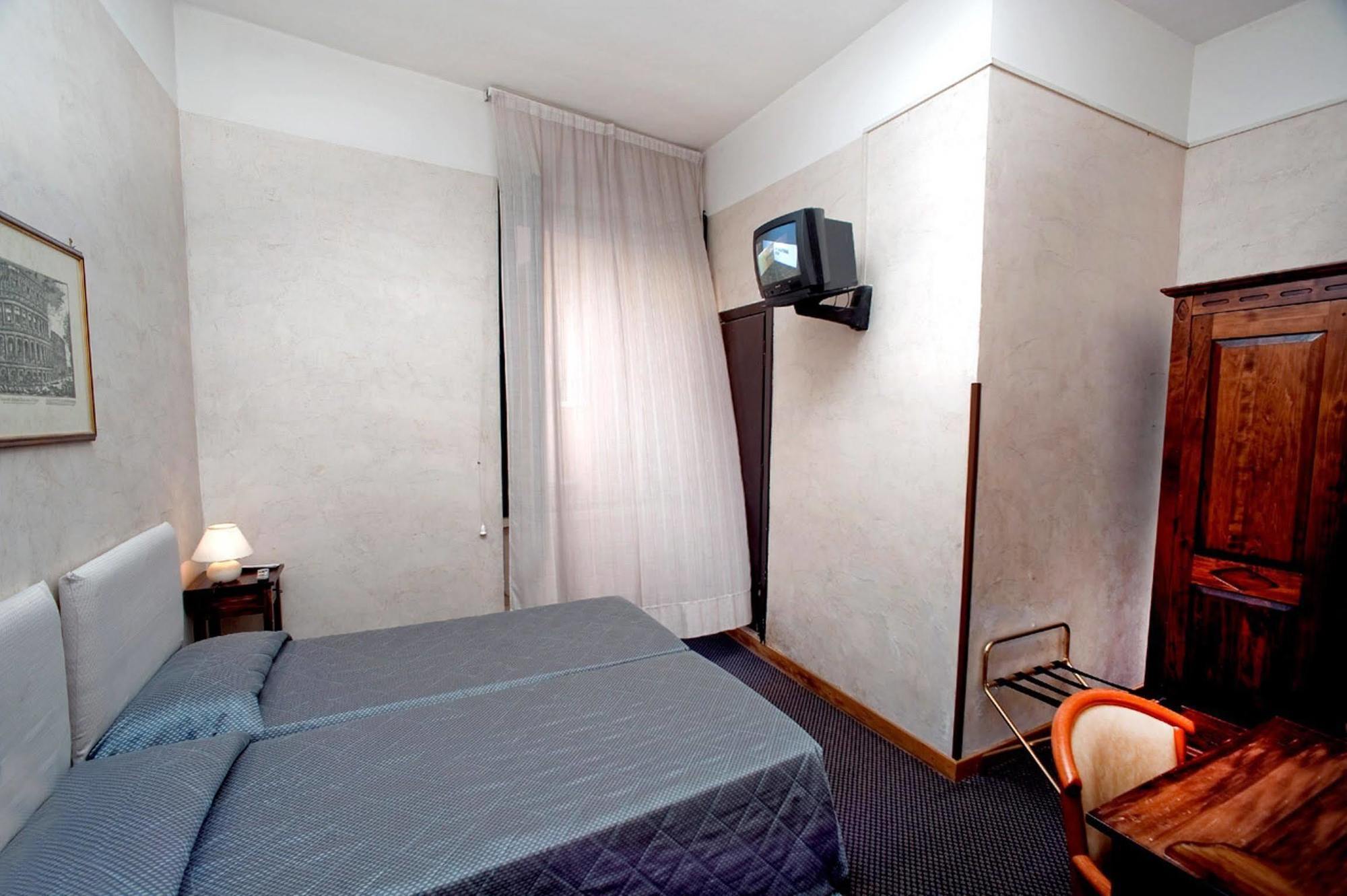 Hotel Elite Roma Esterno foto