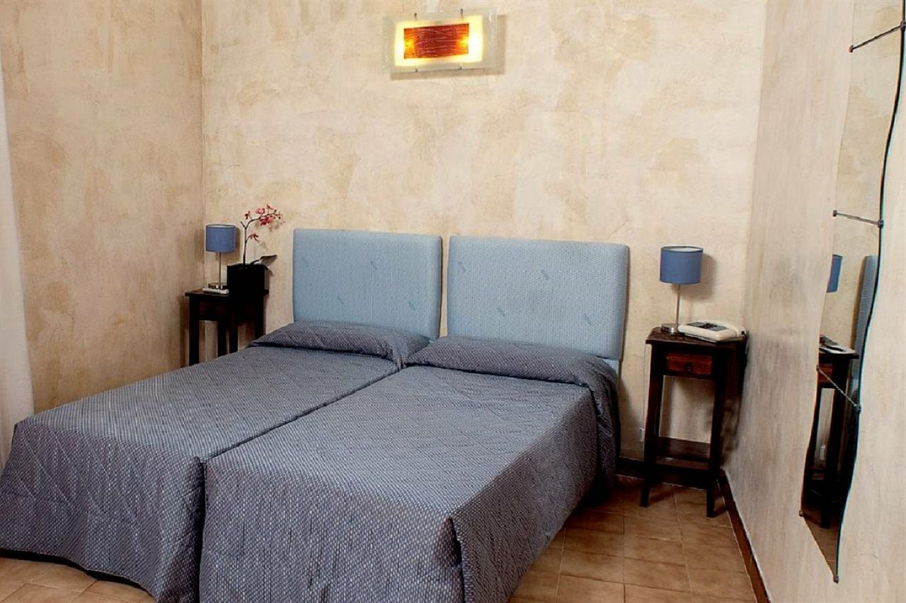 Hotel Elite Roma Esterno foto